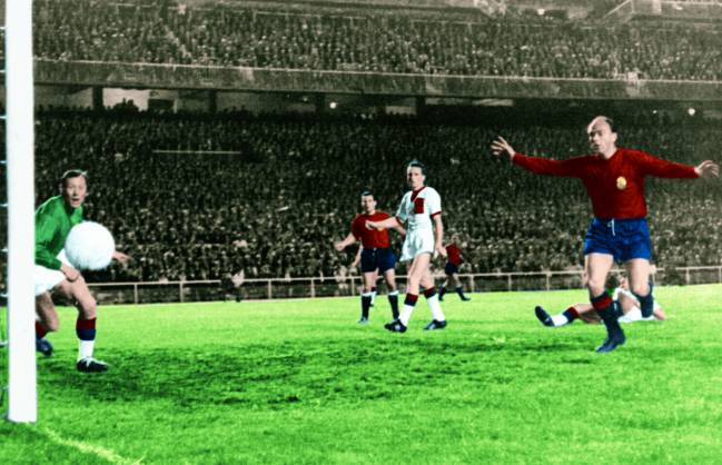 Di Stéfano with the Spanish national team.