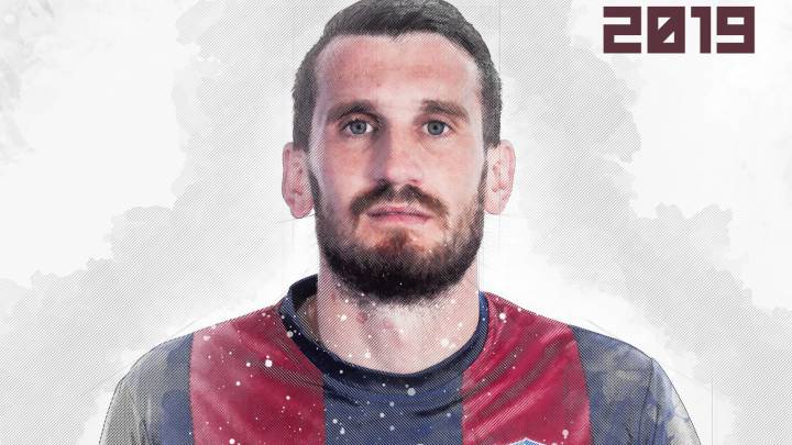 Rajko Brezancic, lateral diestro del Huesca, renueva su contrato hasta 2019.