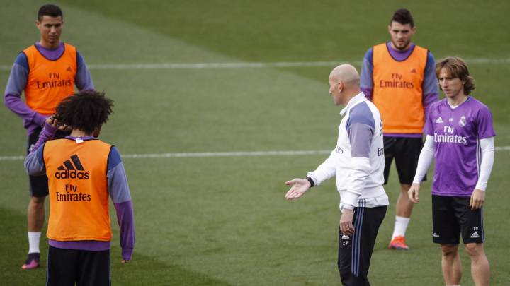 Zidane, entrenador del Real Madrid, le ha dado cinco órdenes a los suyos para ganar en el Calderón.