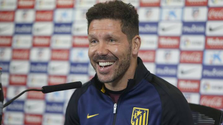 Simeone: "Hubo mucho tiempo que el Madrid fue mejor y hoy competimos a la par de ellos."