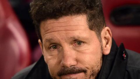 Diego Pablo \'el Cholo\' Simeone, cariacontecido durante el último derbi madrileño en LaLiga en el Calderón, que acabó con un contundente Atlético 0-3 Real Madrid.