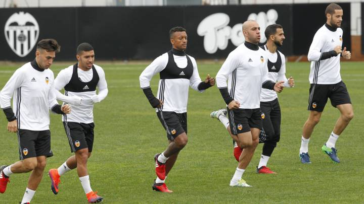 Prandelli podría sacar un 1-5-3-2 contra el Sevilla.