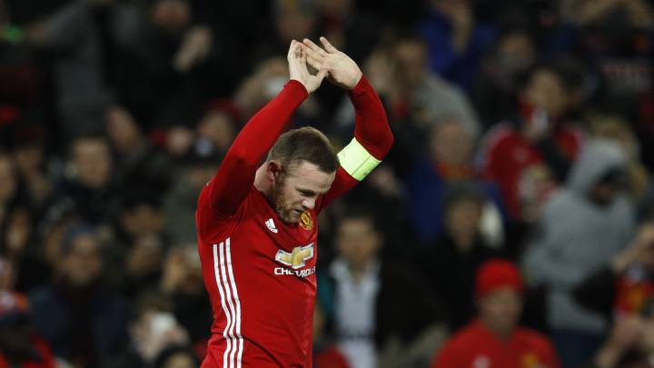 Rooney explota contra la prensa tras golear al Feyenoord