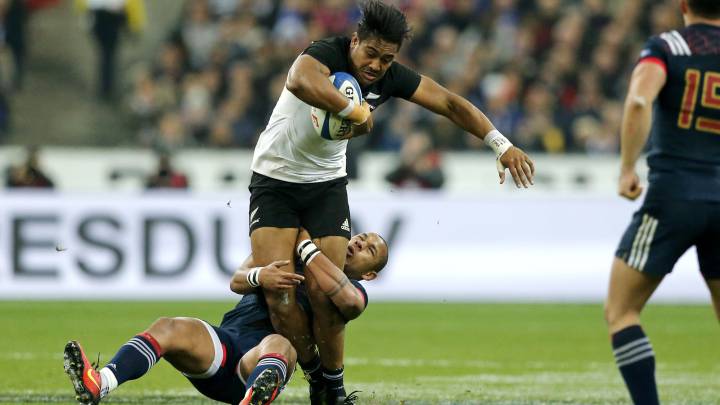 Nueva Zelanda se impuso a Francia en un amistoso jugado en Saint Denis, para sellar la décima victoria consecutiva de los All Blacks sobre el XV del Gallo.
