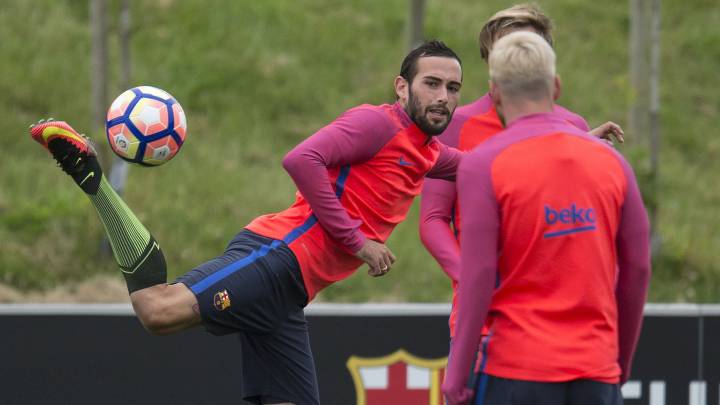 Aleix Vidal pidió permiso por sorpresa para casarse