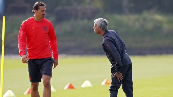 El entrenador del Manchester United, José Mourinho, quiere que sea el delantero sueco Zlatan Ibrahimoviv el que logre convencer a un compatriota suyo para la Premier League