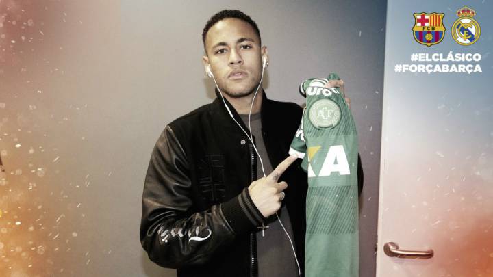 Neymar posa con la camiseta del Chapecoense