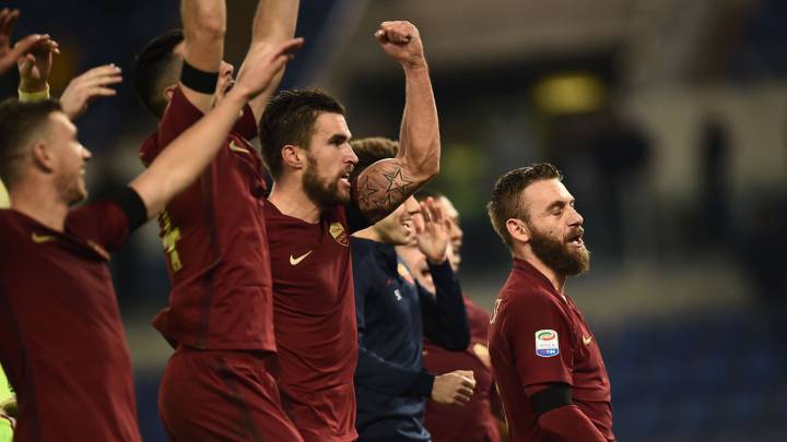 Los errores del Lazio le regalan el derbi al Roma