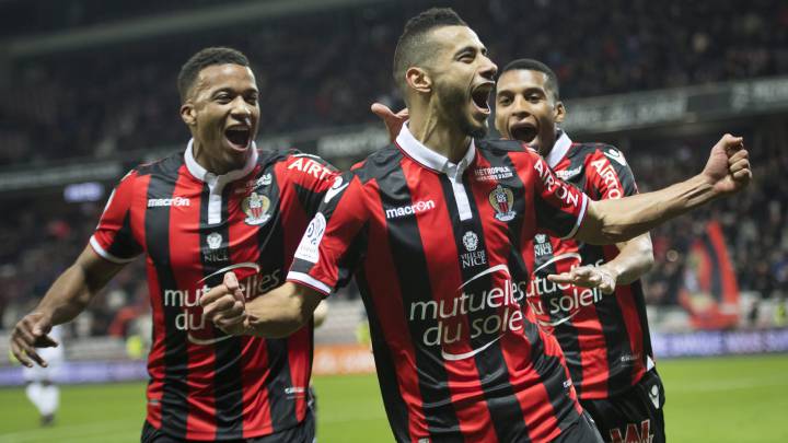 Los jugadores del Niza celebran un gol