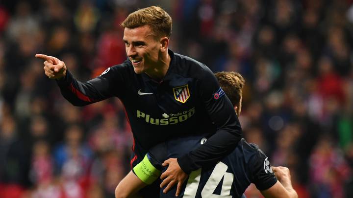 Griezmann celebra con Gabi su gol al Bayern.