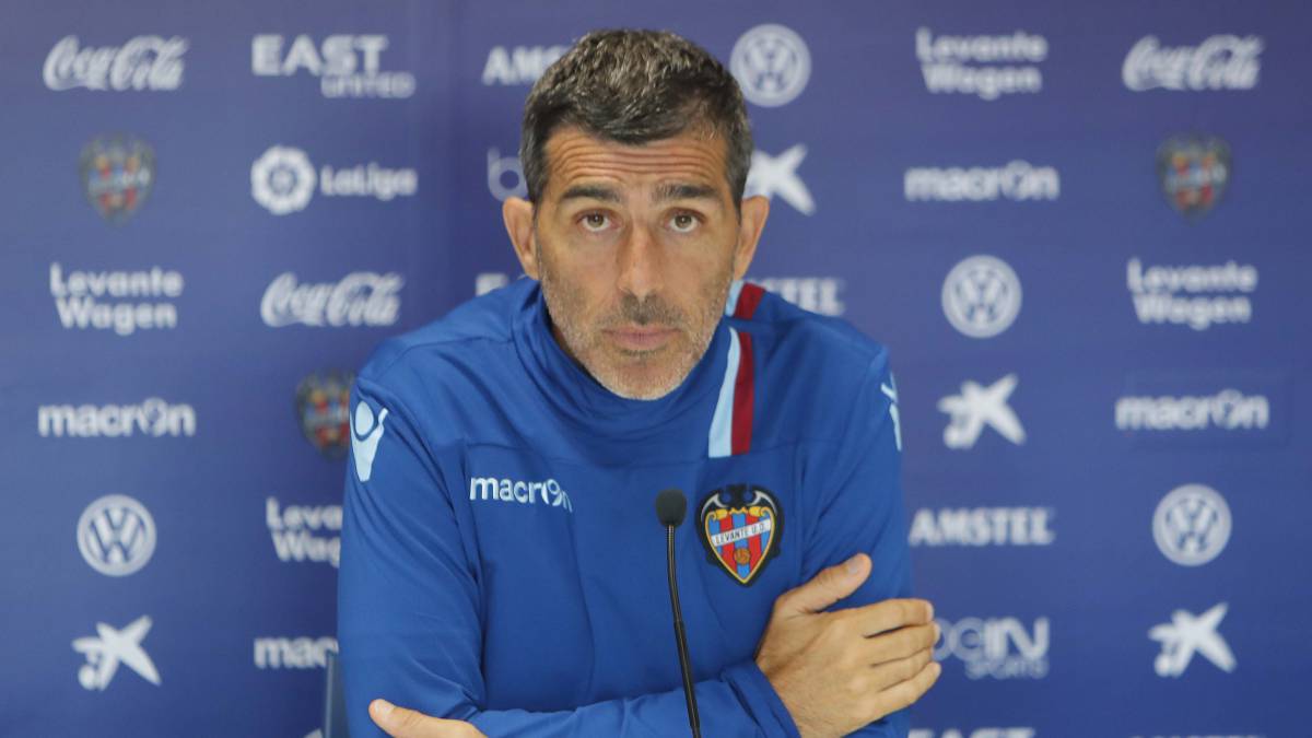 Resultado de imagen de rueda de prensa muñiz levante tenerife