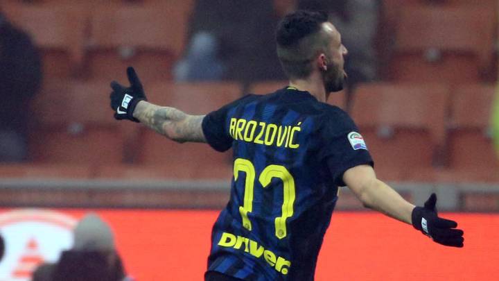 El Inter gana al Genoa ante las amenazas de sus tifosi