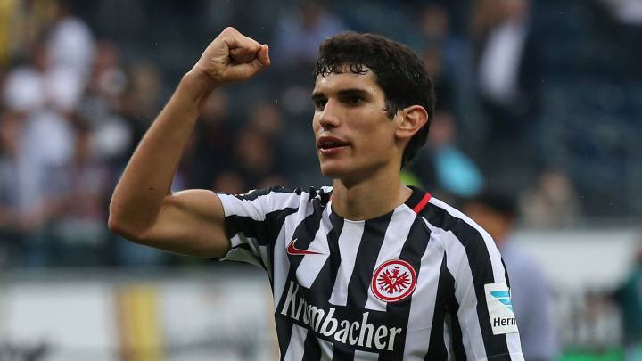 El Eintracht Frankfurt quiere tener a Jesús Vallejo dos años más