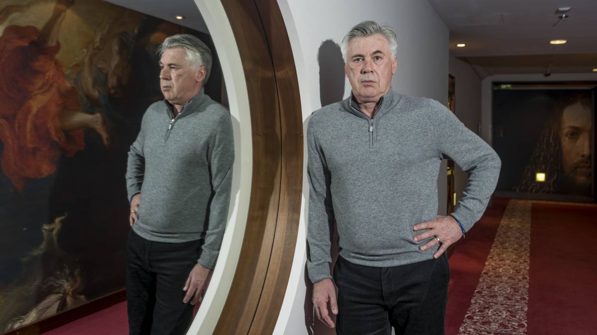 ancelotti talks to as: real madrid, cristiano, zidane, bayern.