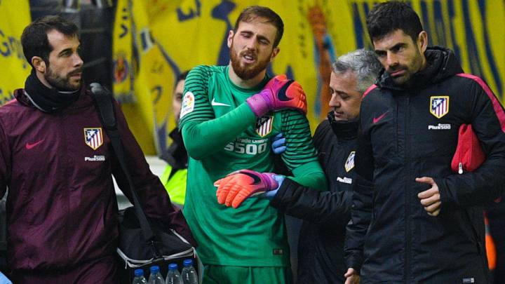 Oblak: Atlético Madrid keeper undergoes shoulder surgery