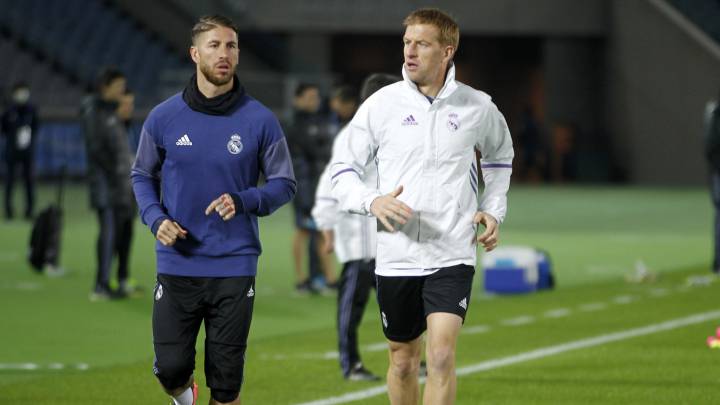 Sergio Ramos entrena tras el partido.