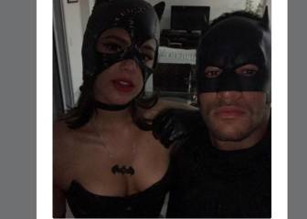 Neymar, en fiesta vestido de Batman junto a su Catwoman