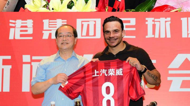 Roque Mesa revoluciona las redes con su anuncio: ¡a China!