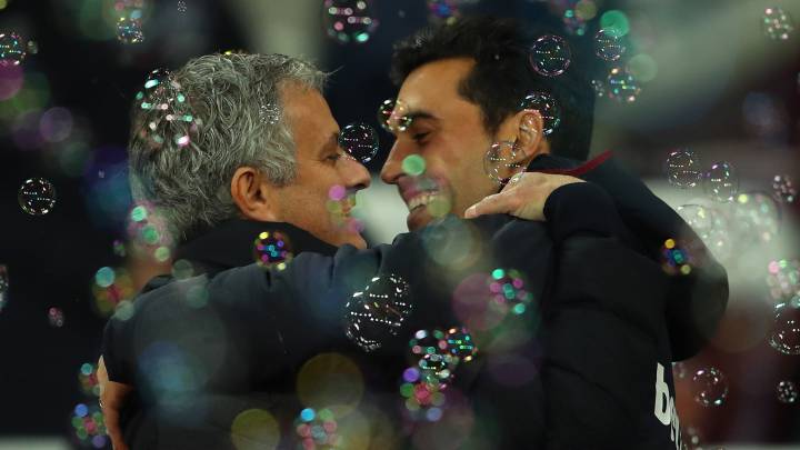 Abrazo de gratitud: Mourinho y Arbeloa en su reencuentro