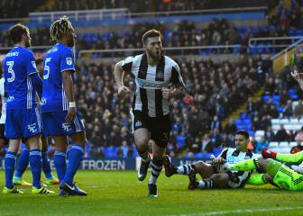 El Newcastle de Benítez irá al replay, el Arsenal pasa en el 89'