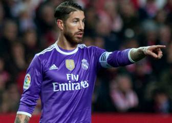 Insultos a Ramos y vítores a Rakitic y Alves en el preludio