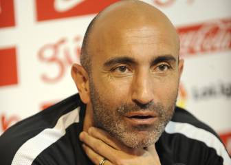 Abelardo writes off €4m as coach leaves Sporting Gijón