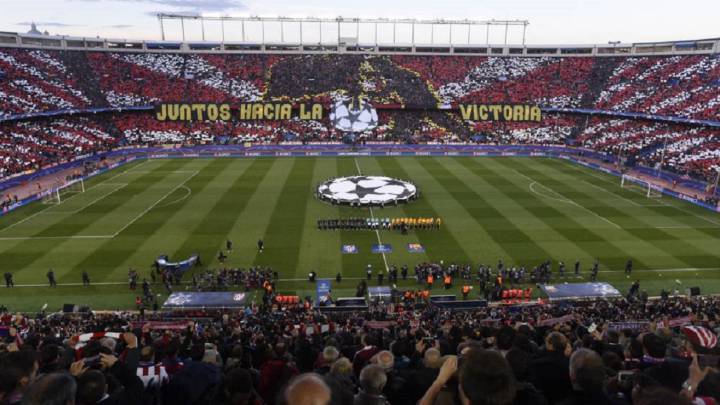 Lleno en el Vicente Calderón en un partido contra el Barcelona.
