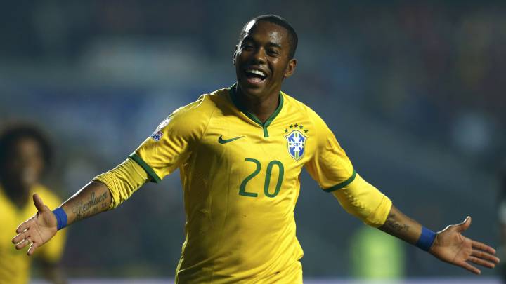 Robinho con Brasil.