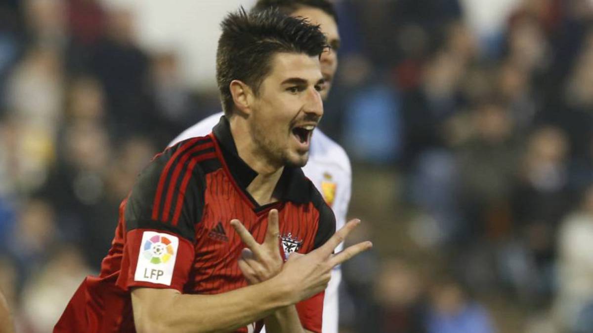 Alex García, cedido al Mirandés hasta final de temporada