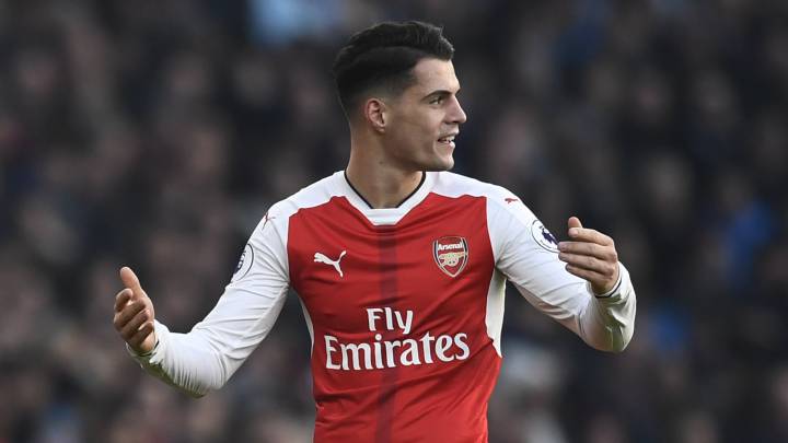 El jugador del Arsenal Xhaka, acusado de abuso racial