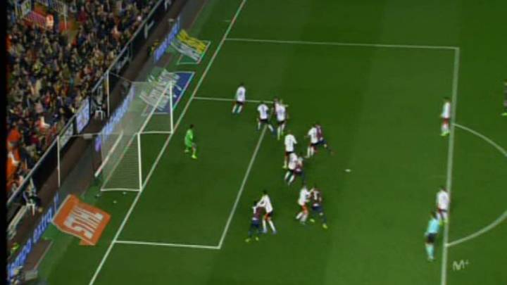 Soler sent off for Valencia