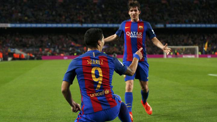 Luis Suárez y Sergi Roberto celebran un gol en el Barcelona 1-1 Atlético de Madrid, partido de vuelta de semifinales de la Copa del Rey 2016-2017 disputado en el Camp Nou.