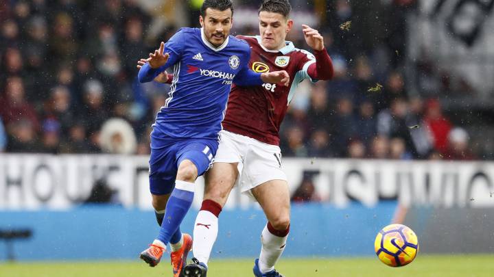 Chelsea no pudo con el Burnley y Arsenal recorta distancia