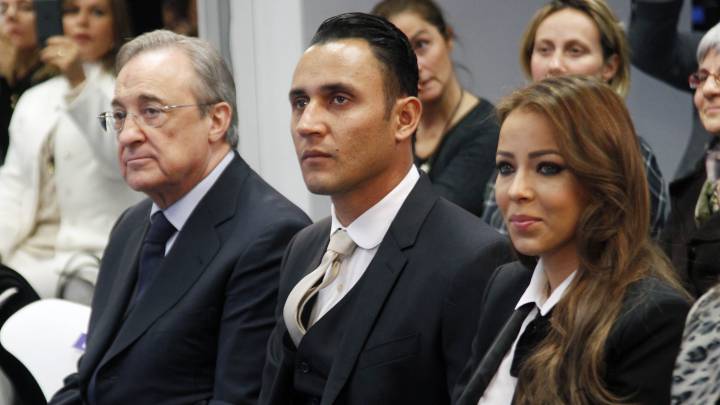 Keylor Navas junto a Florentino Pérez.