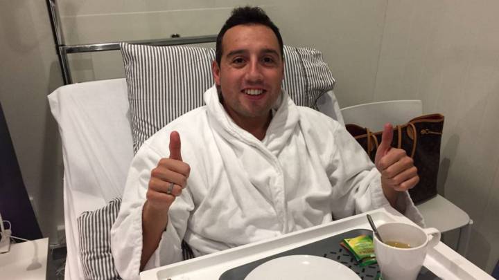 Santi Cazorla sufre recaída y no volverá a jugar hasta agosto