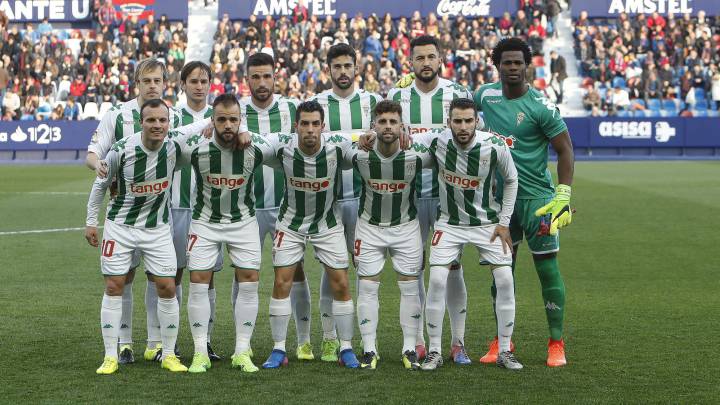 El Córdoba suspende a varios abonados por críticas en Twitter