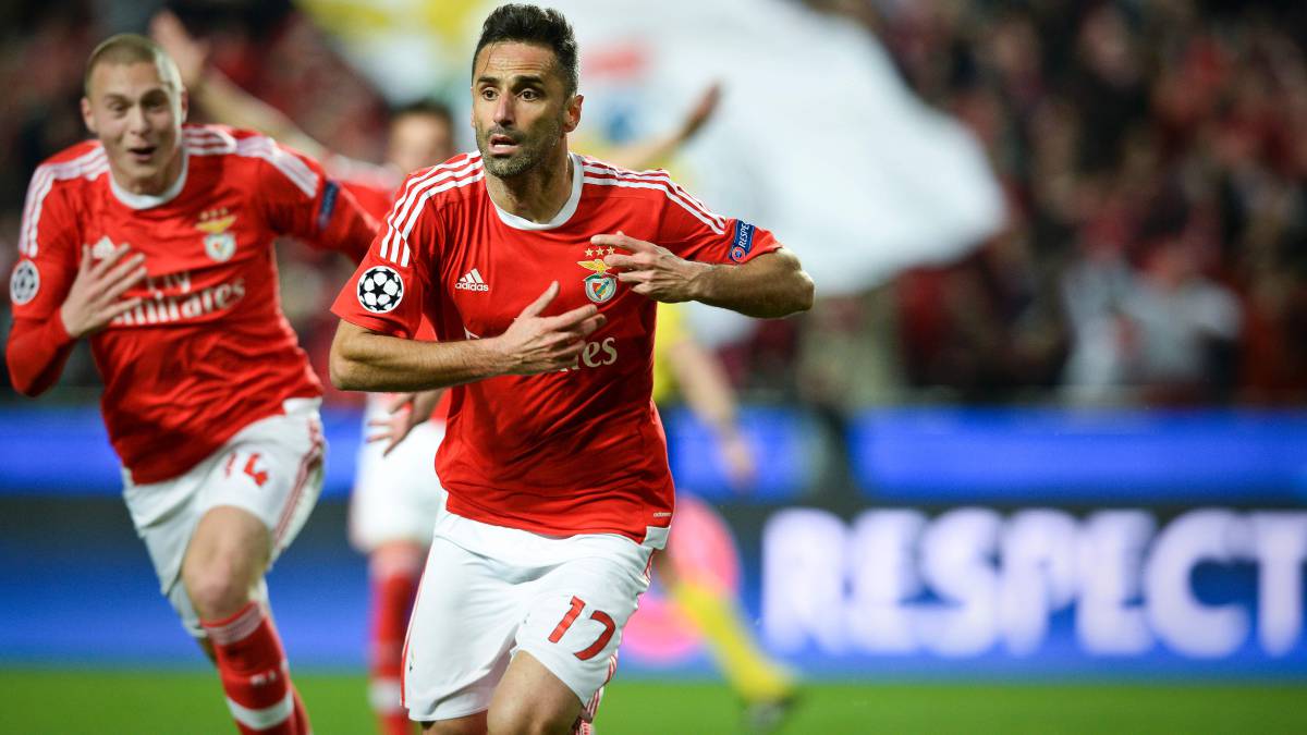 Jonas celebra un gol