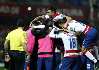 El Granada se aferra a la salvación a costa del Alavés