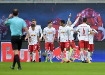 Augsburg's Hinteregger frustrates title-chasing Leipzig