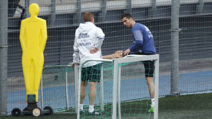 Cristiano Ronaldo entrena al margen en Valdebebas.