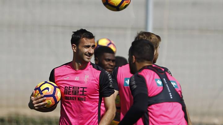 Alcaraz recuperará a Saunier para jugar contra el Atlético