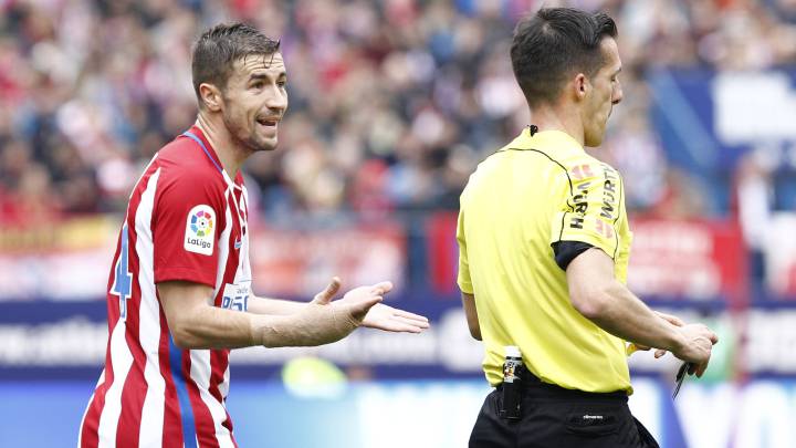 Gabi, del Atlético, ya jugó con una férula contra el Valencia.