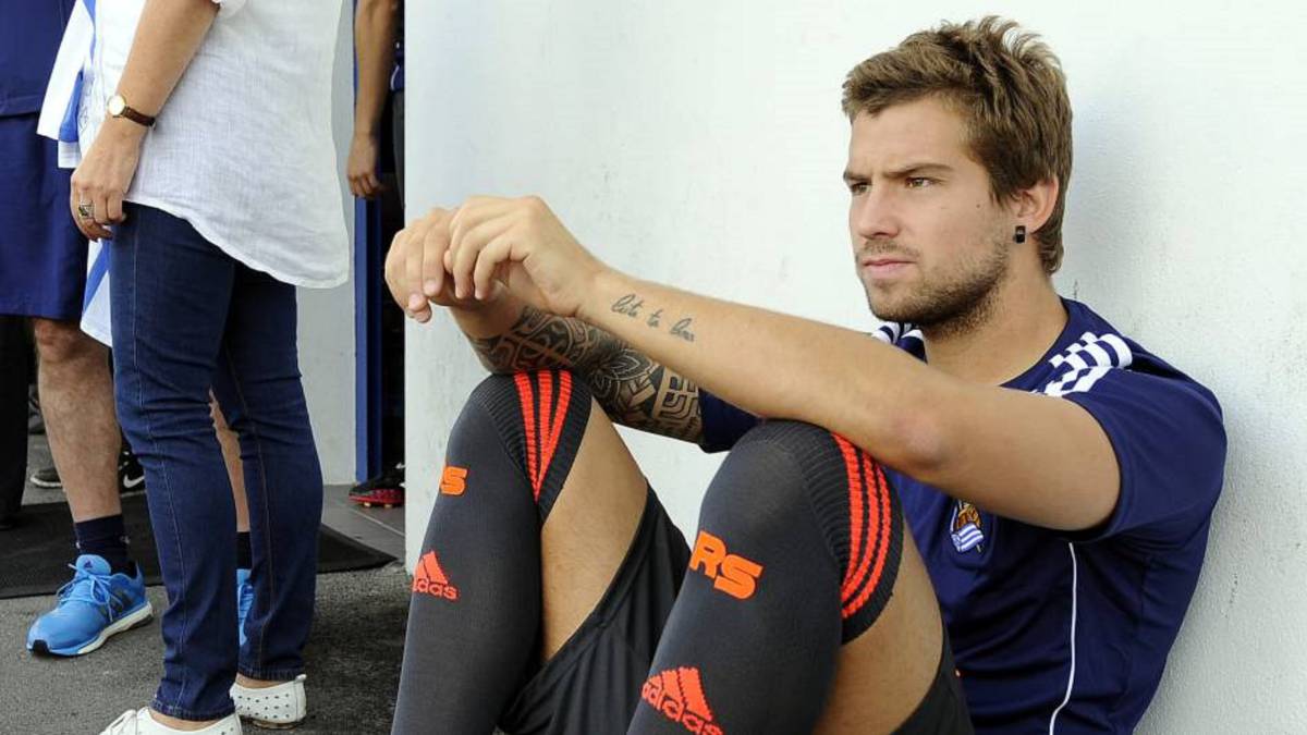 Iñigo Martínez, baja por una lesión en el cuádriceps