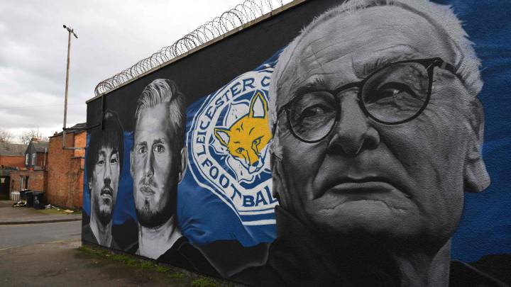 Ranieri en el muro de los idolos del Leicester