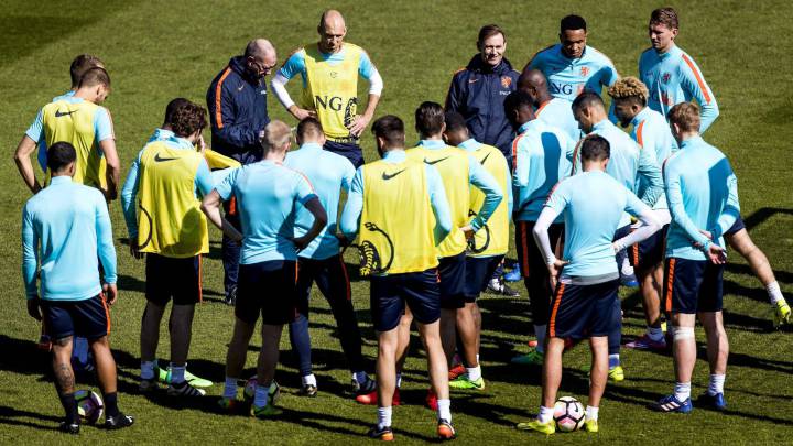 Fred Grim dirigió a Holanda en la sesión previa al amistoso contra Italia.