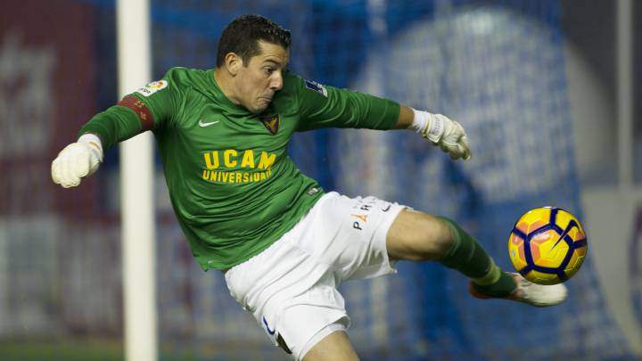 Biel Ribas, portero del UCAM Murcia sancionado con cuatro partidos por un puñetazo a un jugador del Mirandés
