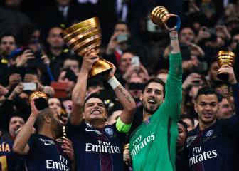Cavani opaca a Mbappé