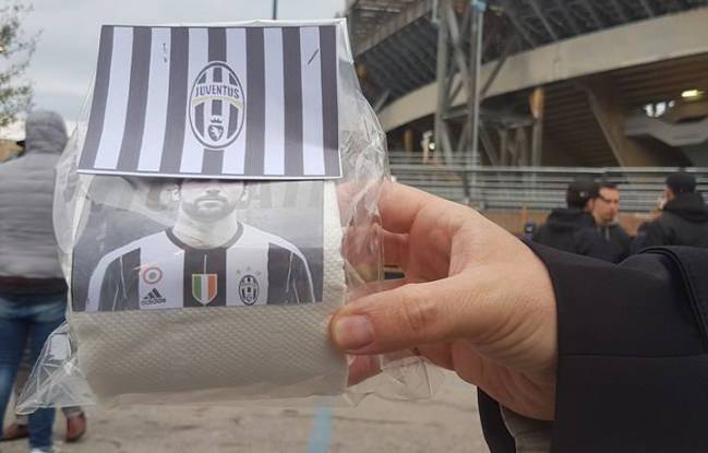 Papel higiénico con la cara de Higuaín.