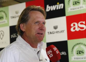 Schuster carga toda la culpa contra Robert y sus fichajes