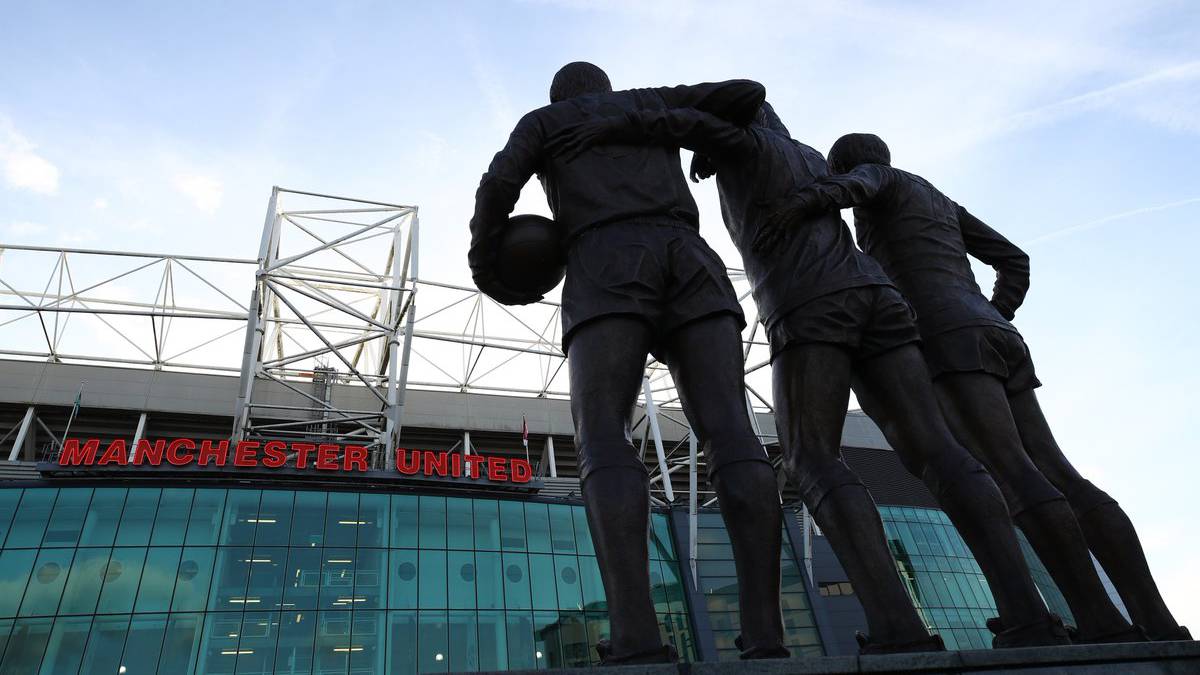 Manchester United, Buhari Send 'Condolence' To The Dead Football Fans In Calabar Manchester United, Buhari Send 'Condolence' To The Dead Football Fans In Calabar